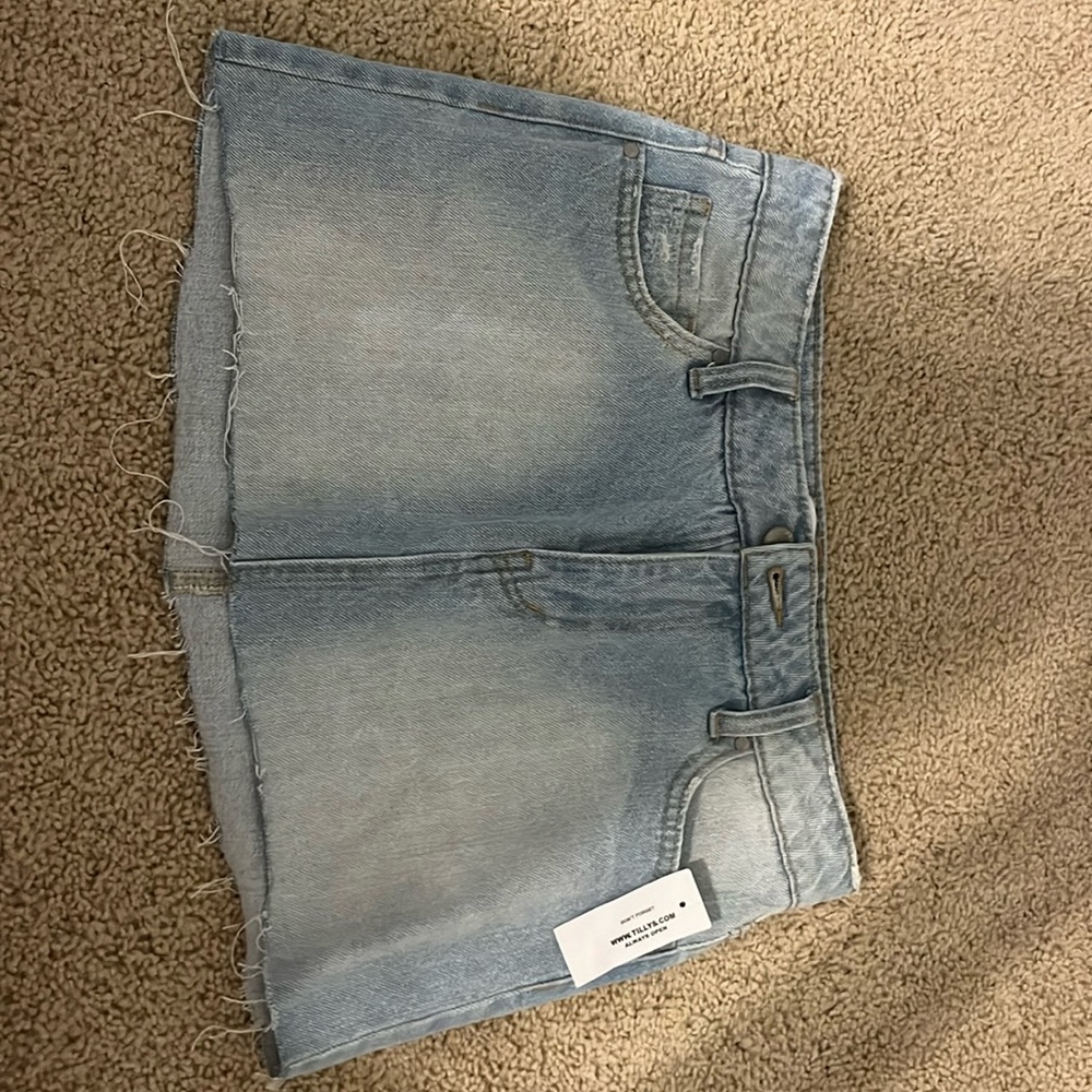 NWT**** Tilly’s Jean Mini Skirt! (waist 25)
